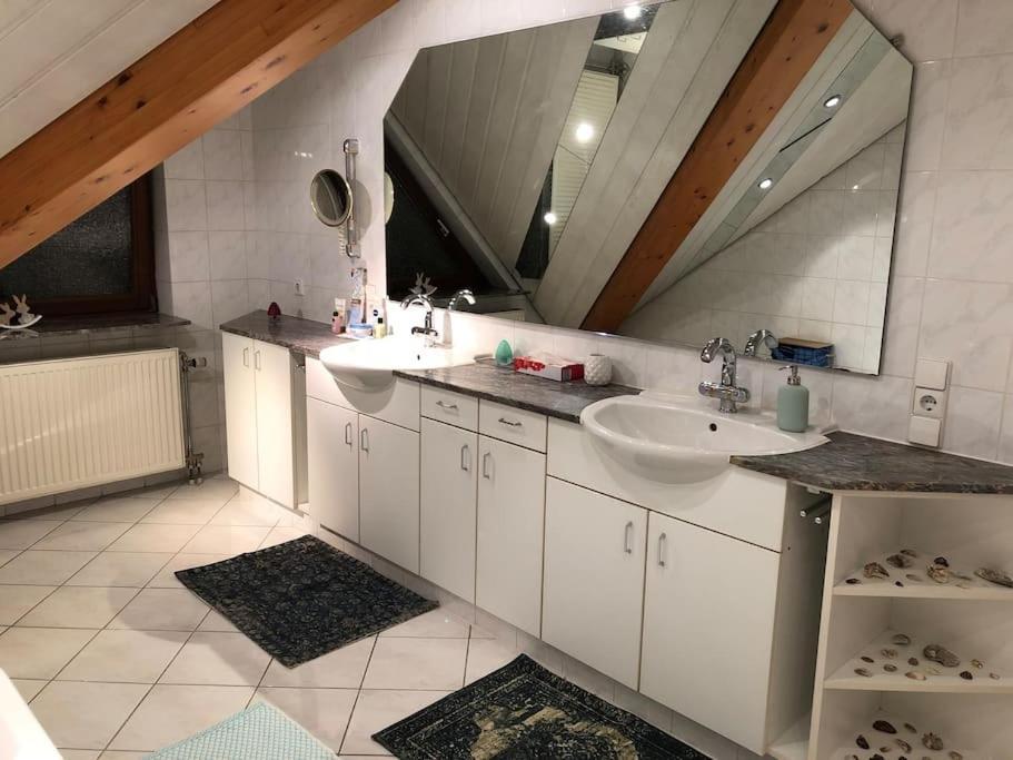 Grosse, Helle Wohnung Fuer Bis Zu 6 Personen Weinheim Kültér fotó