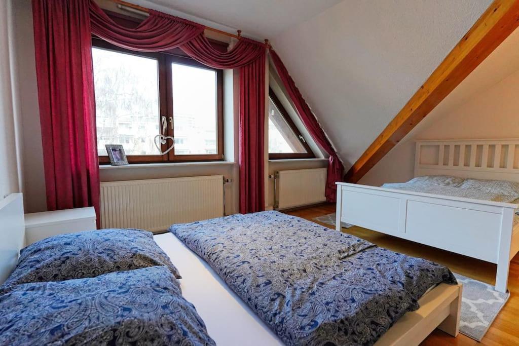 Grosse, Helle Wohnung Fuer Bis Zu 6 Personen Weinheim Kültér fotó